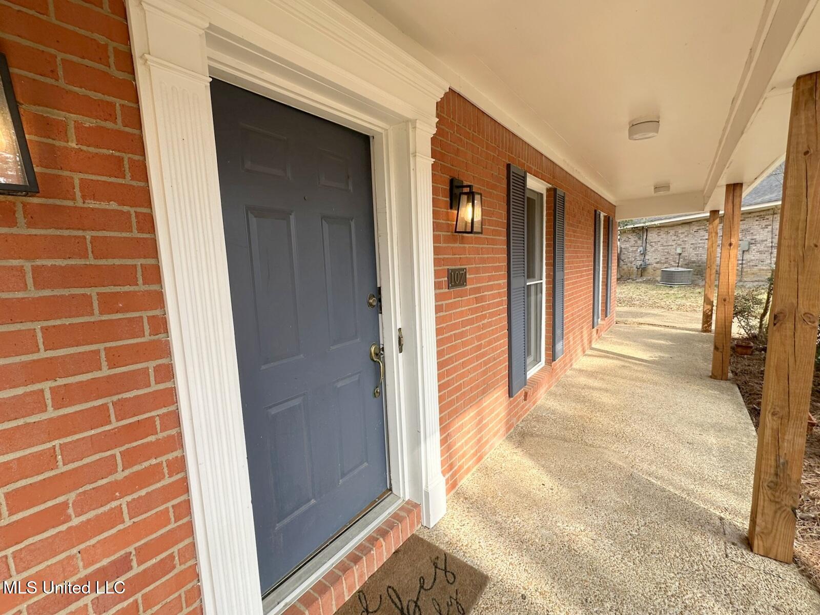 107 Brookhill Cove Ridgeland, MS 39157 - Photo 2 of 28 Front Porch Tea Sippin'!