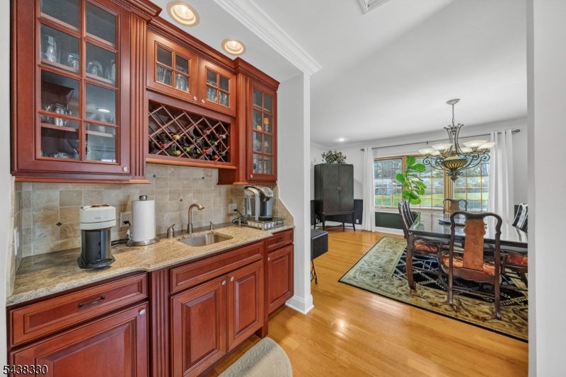 276 Northview Terrace Springfield, NJ 07081 - Photo 12 of 42