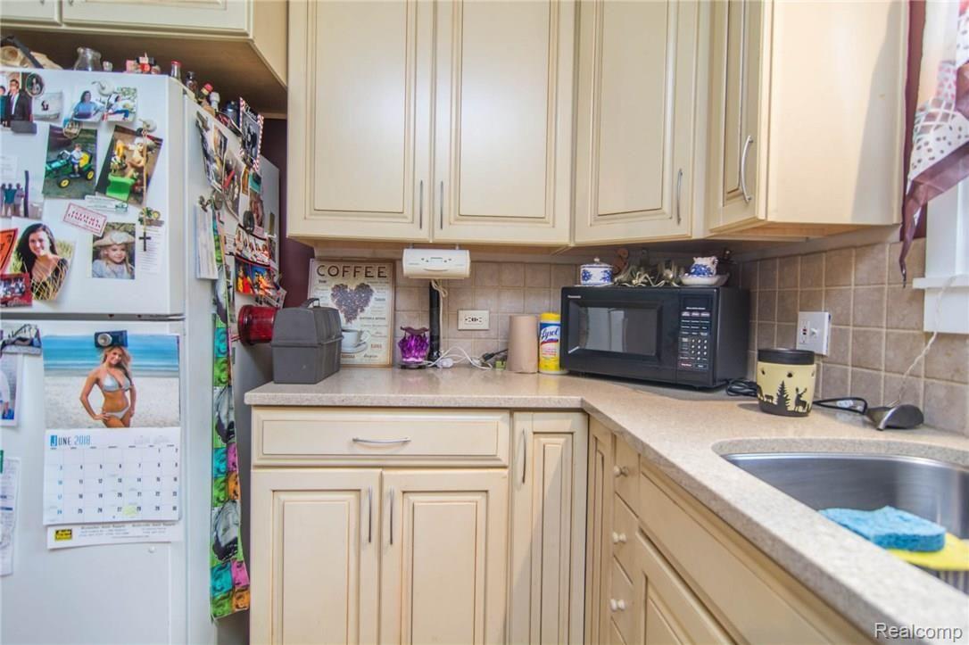 47046 Willis Road Belleville, MI 48111 - Photo 11 of 52 DSC_9800.jpg
