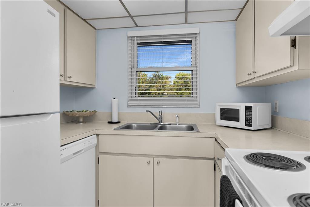 1000 Manatee Road, Unit A105 Naples, FL 34114 - Photo 11 of 37