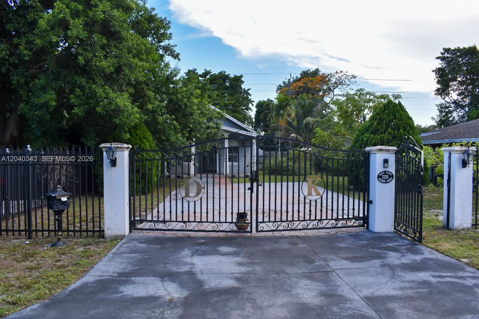 2218 Harding Street Hollywood, FL 33020 - Photo 9 of 105