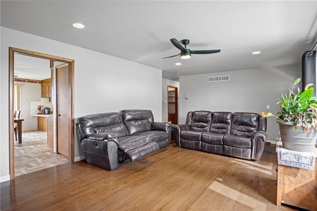 4232 Haskell Road Effingham, KS 66023 - Photo 6 of 33