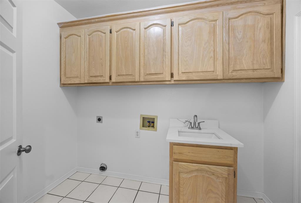 9446 Abbey Road Irving, TX 75063 - Photo 28 of 40