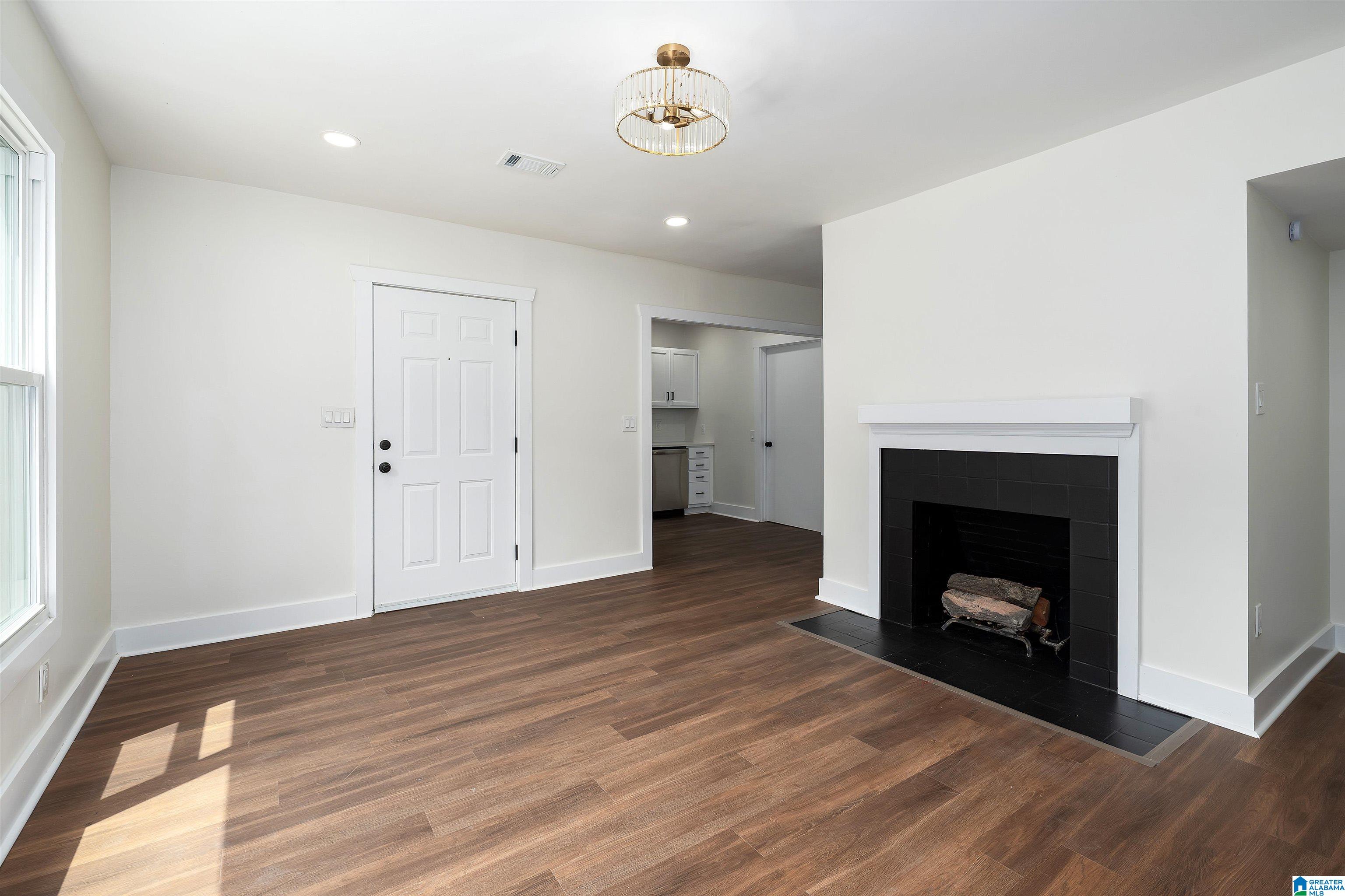 721 47th Way South Birmingham, AL 35222 - Photo 4 of 33