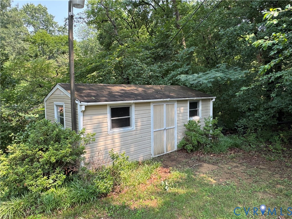 9504 Ridgefield Road Richmond, VA 23229 - Photo 18 of 19 Shed