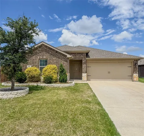 $2,400 | 801 Meadow Creek Lane, Royse City, TX 75189