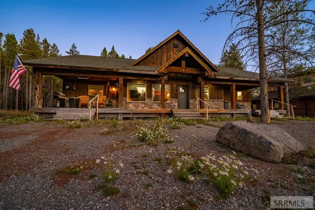 $910,000 | 3770 Arctic Fox Drive, Island Park, ID 83429