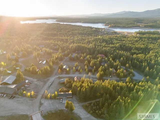 $890,000 | 3770 Arctic Fox Drive, Island Park, ID 83429