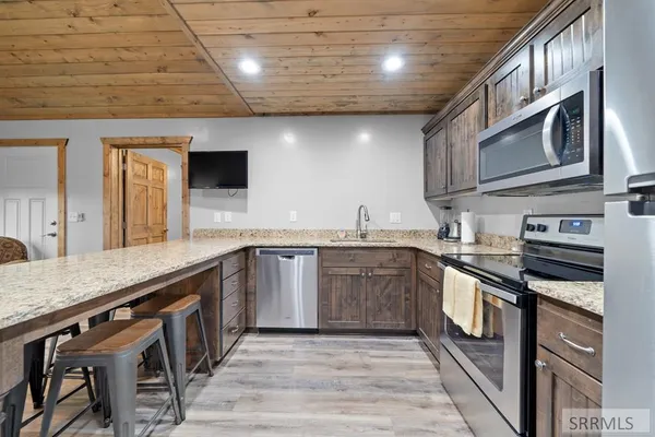 $890,000 | 3770 Arctic Fox Drive, Island Park, ID 83429