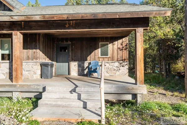 $890,000 | 3770 Arctic Fox Drive, Island Park, ID 83429