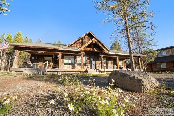 $890,000 | 3770 Arctic Fox Drive, Island Park, ID 83429