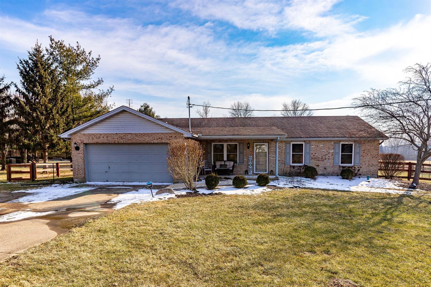 3323 Harris Road Hamilton, OH 45013 - Photo 2 of 32