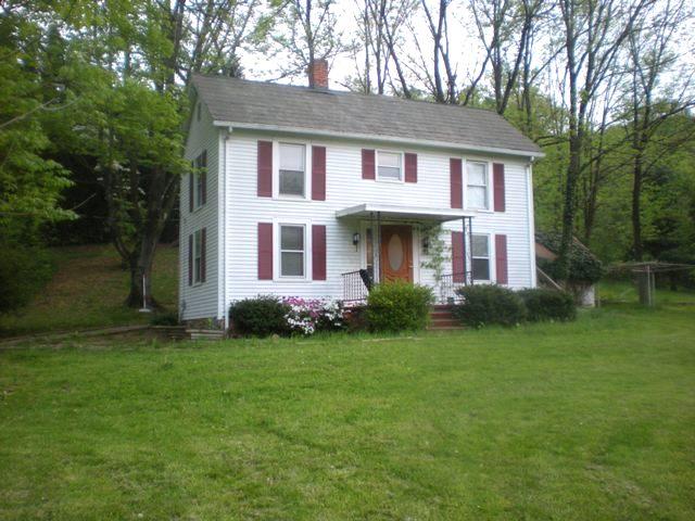 1049 Shady Run Road Vinton, VA 24179 - Photo 2 of 21 Front