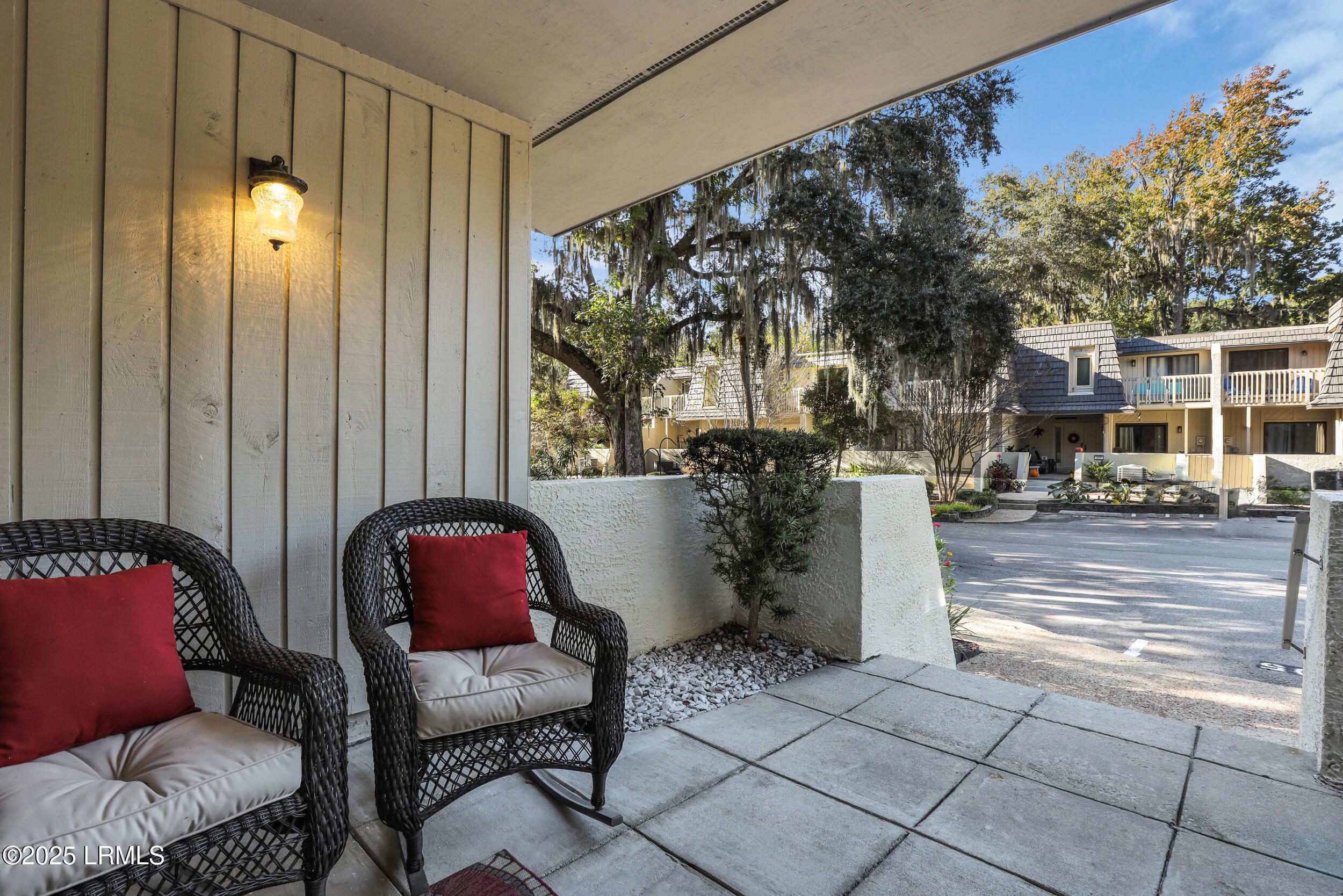 1 Gloucester Road, Unit 305 Hilton Head Island, SC 29928 - Photo 4 of 65 10_1x2a7816