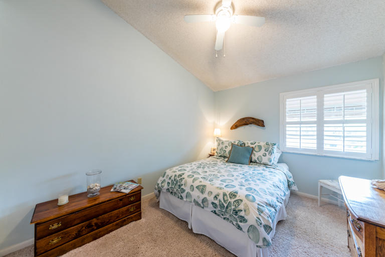 5290 Sapphire Valley Boca Raton, FL 33431 - Photo 11 of 16 5290 Sapphire Vly Guest Bed 1