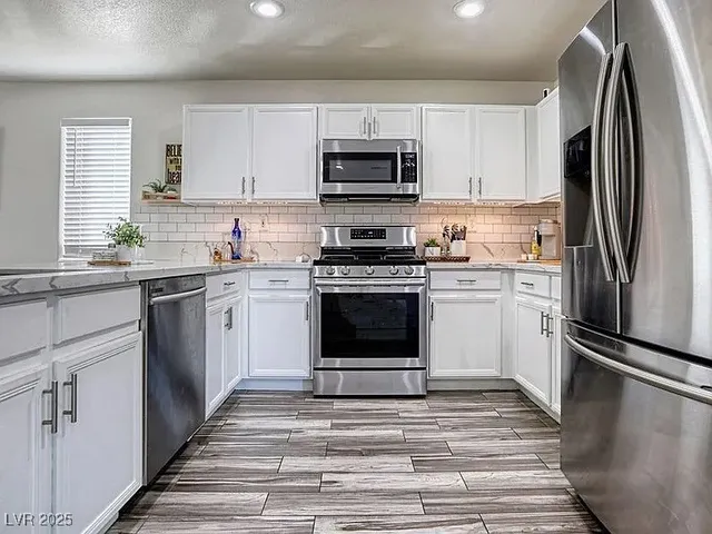 $2,350 | 6080 St Petersburg Drive, Las Vegas, NV 89142