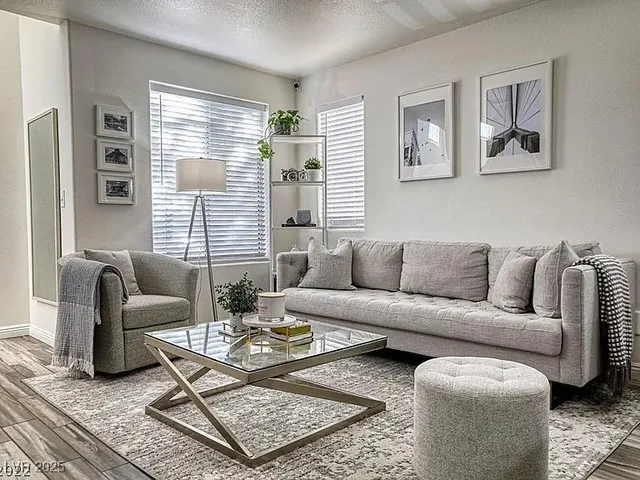 $2,350 | 6080 St Petersburg Drive, Las Vegas, NV 89142