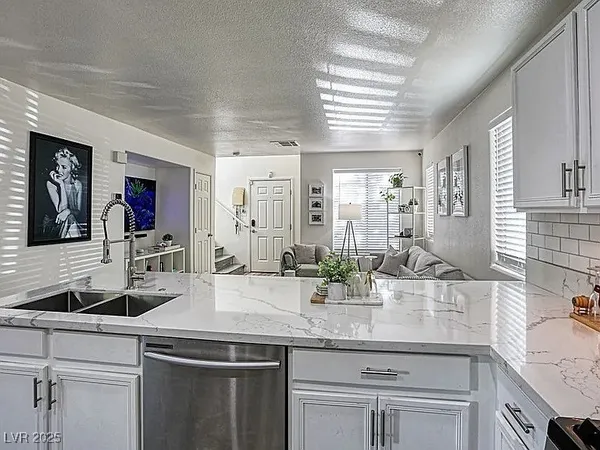 $2,350 | 6080 St Petersburg Drive, Las Vegas, NV 89142