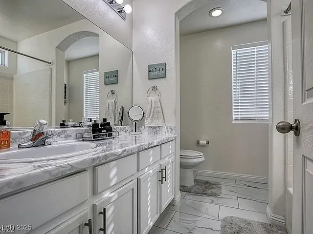 $2,350 | 6080 St Petersburg Drive, Las Vegas, NV 89142