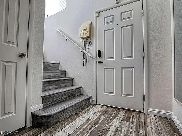$2,350 | 6080 St Petersburg Drive, Las Vegas, NV 89142