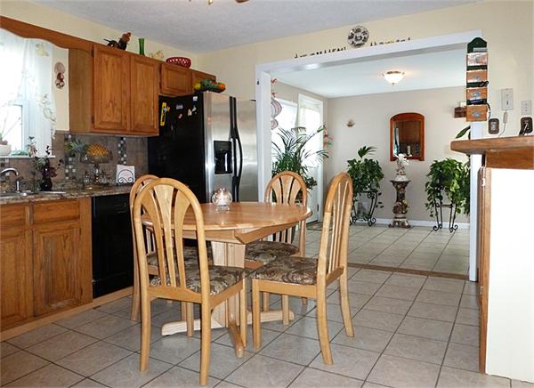56 Felicia Street Springfield, MA 01104 - Photo 2 of 18 Gallery Image 2