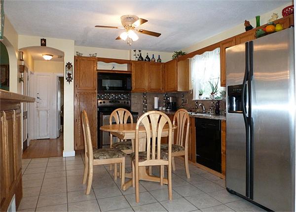 56 Felicia Street Springfield, MA 01104 - Photo 5 of 18 Gallery Image 5