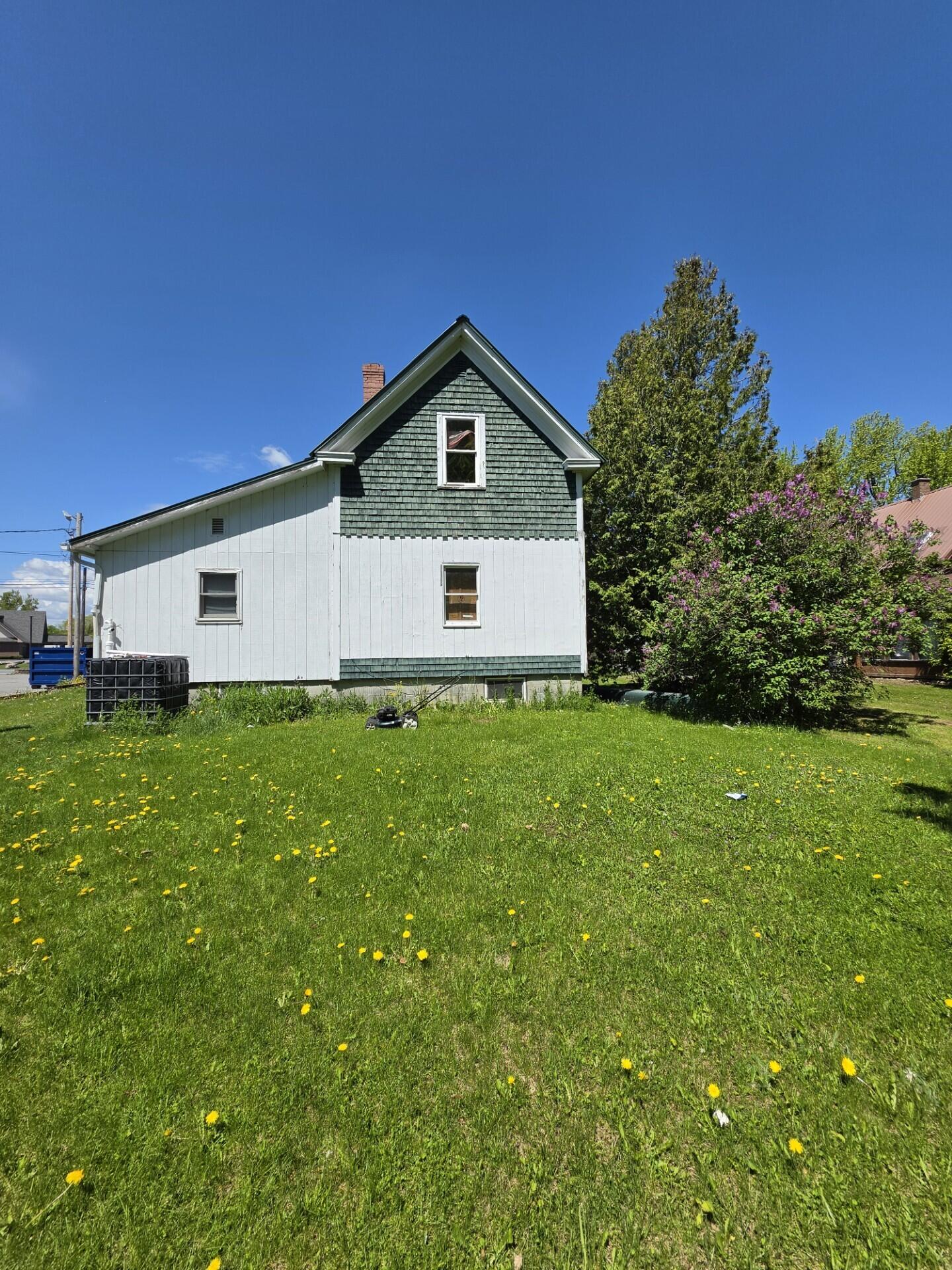 28 Dyer Street Presque Isle, ME 04769 - Photo 3 of 23 28 03