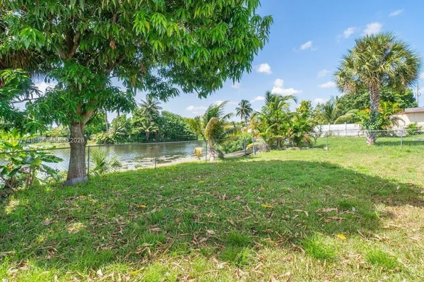 $2,700 | 6390 Kimberly Boulevard, Unit 6390, North Lauderdale, FL 33068