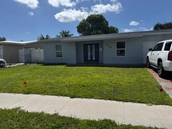 $2,700 | 6390 Kimberly Boulevard, Unit 6390, North Lauderdale, FL 33068