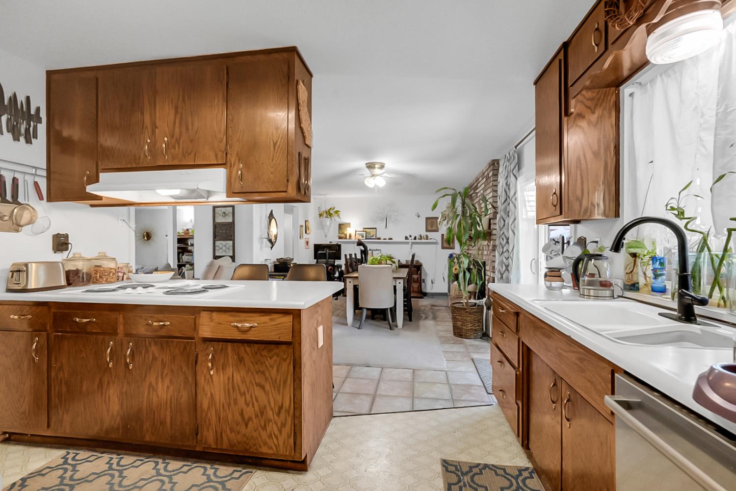 1924 Cota Way Modesto, CA 95355 - Photo 11 of 29