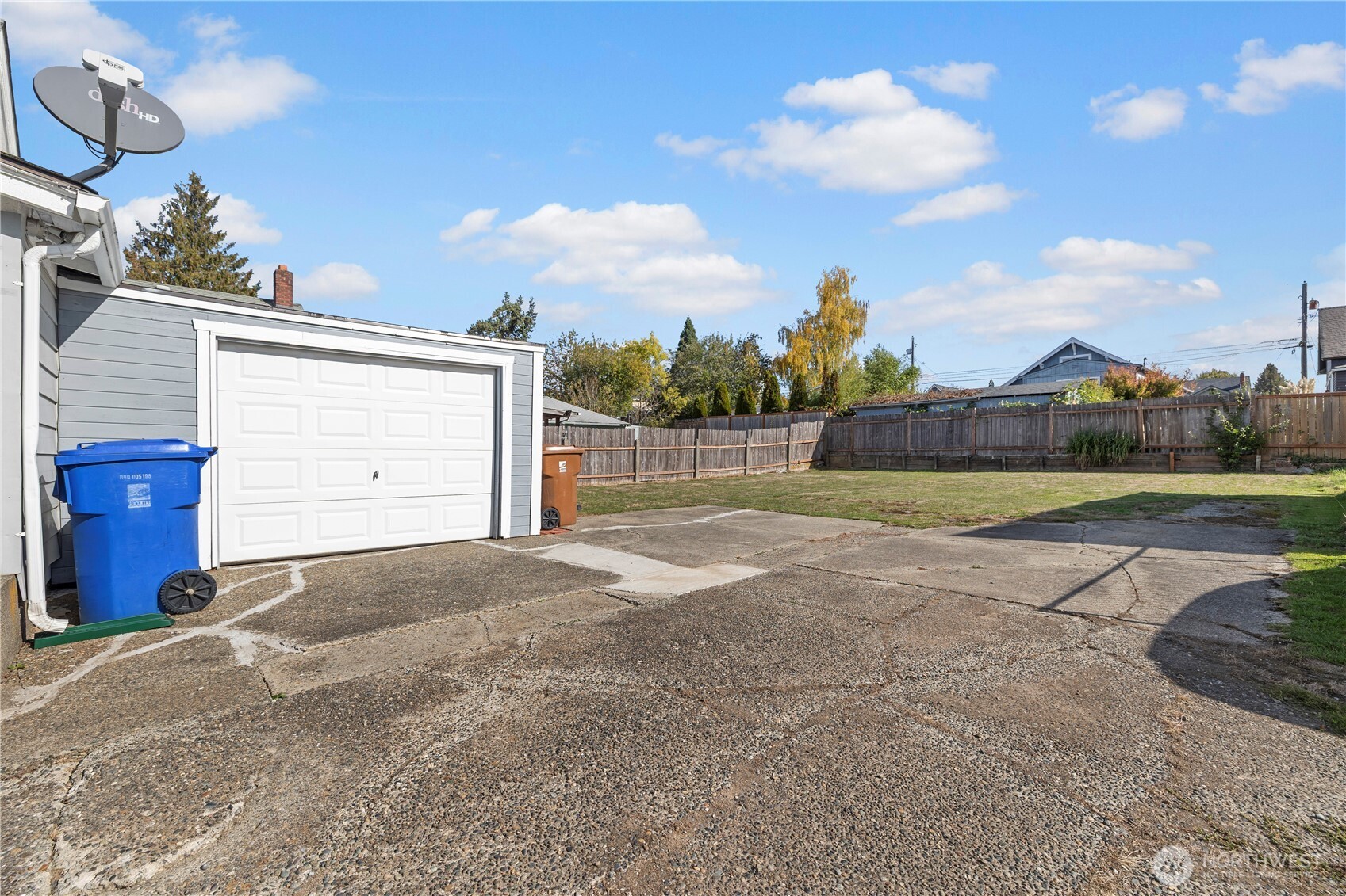 5241 South M Street, Unit AB Tacoma, WA 98408 - Photo 25 of 27 a view of a backyard