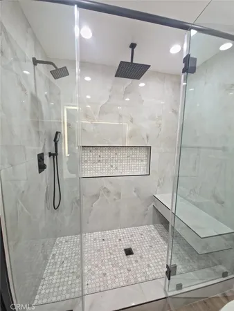 $2,300 | 7331 1/2 Vanalden Avenue, Reseda, CA 91335