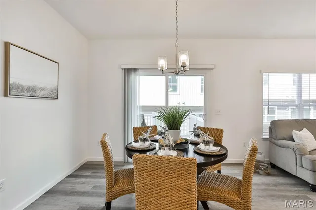 $2,325 | 142 Ripple Crk Drive, Lake St. Louis, MO 63367