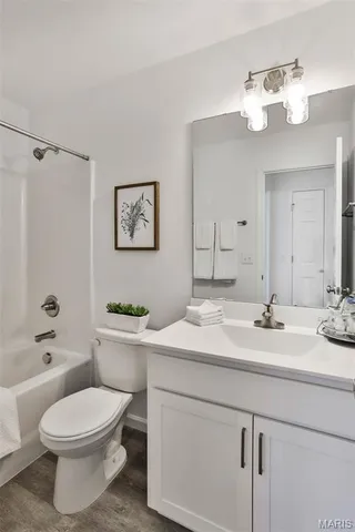 $2,325 | 142 Ripple Crk Drive, Lake St. Louis, MO 63367