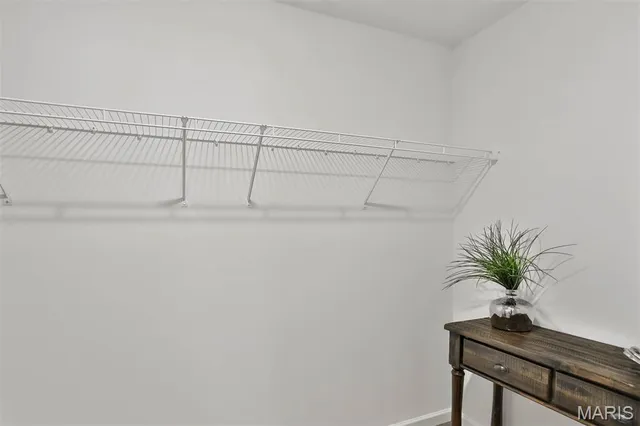 $2,325 | 142 Ripple Crk Drive, Lake St. Louis, MO 63367