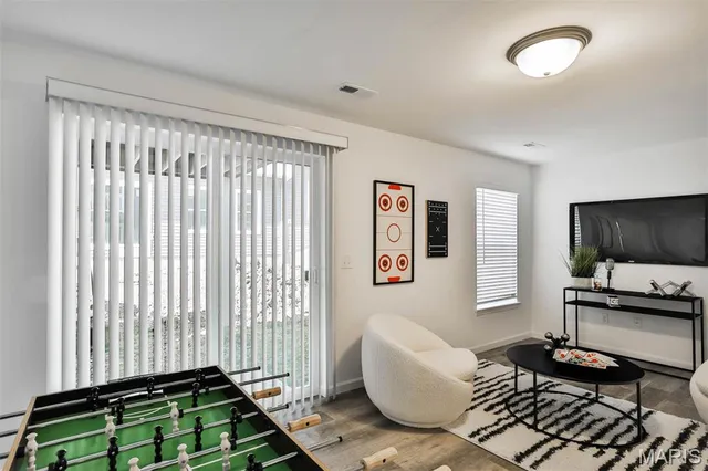 $2,325 | 142 Ripple Crk Drive, Lake St. Louis, MO 63367