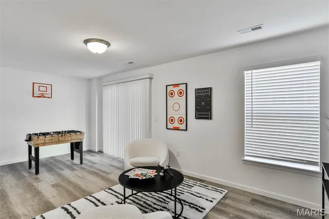 $2,325 | 142 Ripple Crk Drive, Lake St. Louis, MO 63367