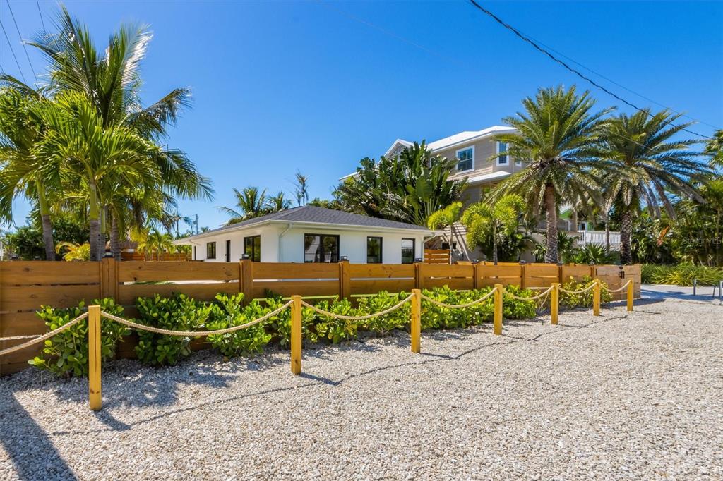 412 Alamanda Road Anna Maria, FL 34216 - Photo 4 of 43 Gallery Image 4