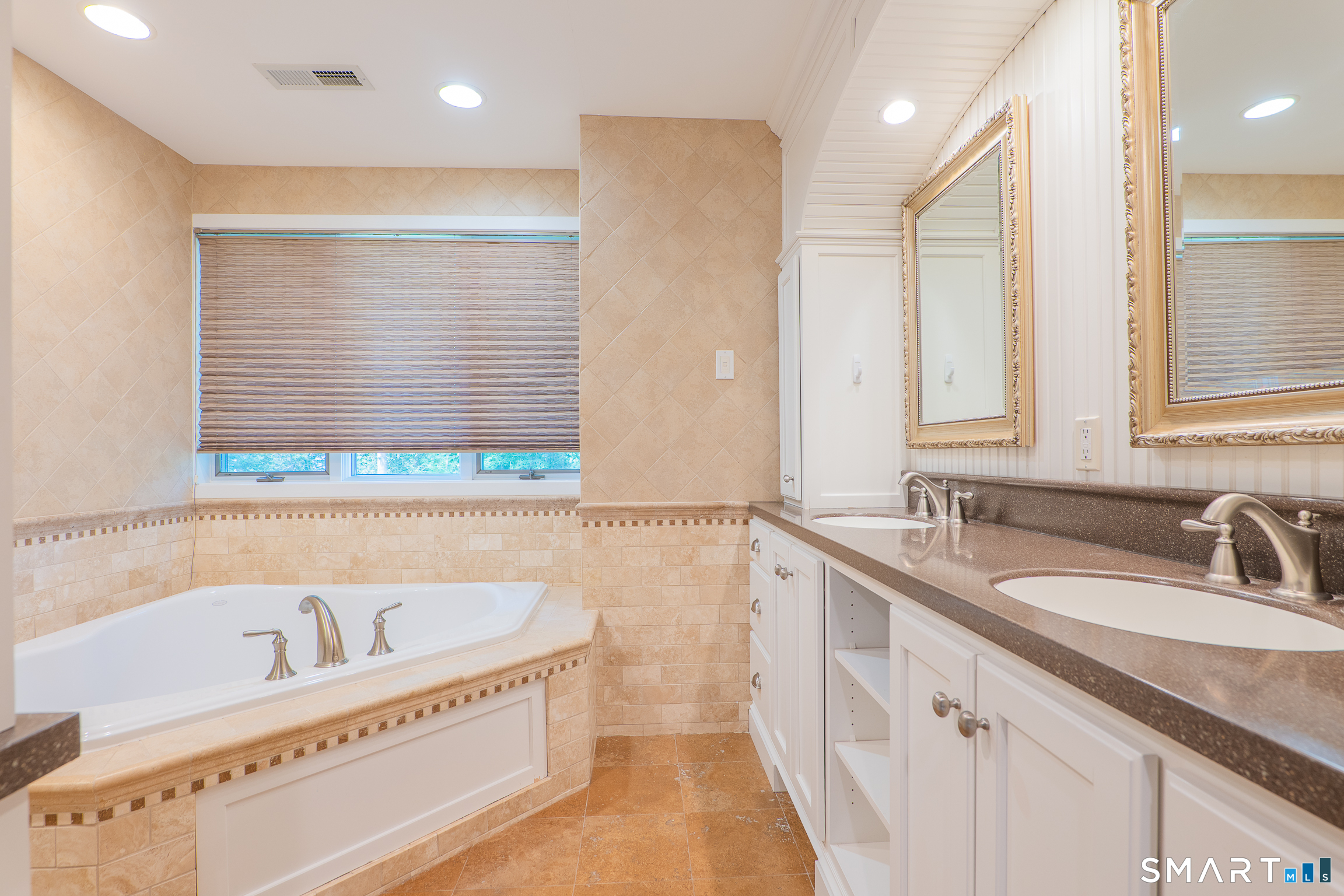 32 Horseshoe Ridge Road Newtown, CT 06482 - Photo 20 of 40