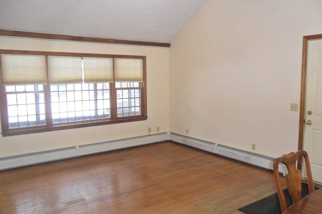 125 Rice Avenue Northborough, MA 01532 - Photo 4 of 39