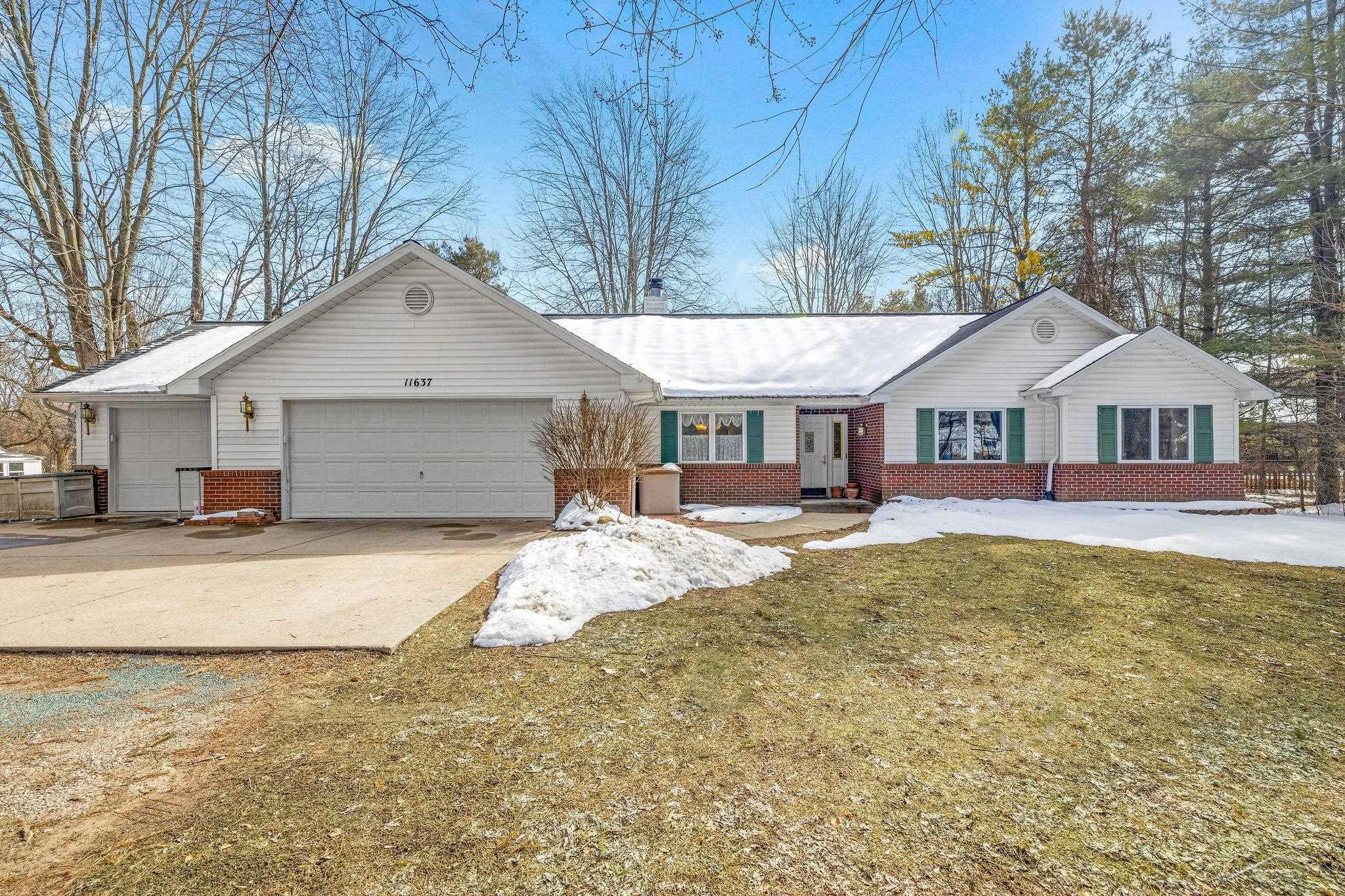 11637 West Freeland Road Freeland, MI 48623 - Photo 1 of 56 50103548.JPG