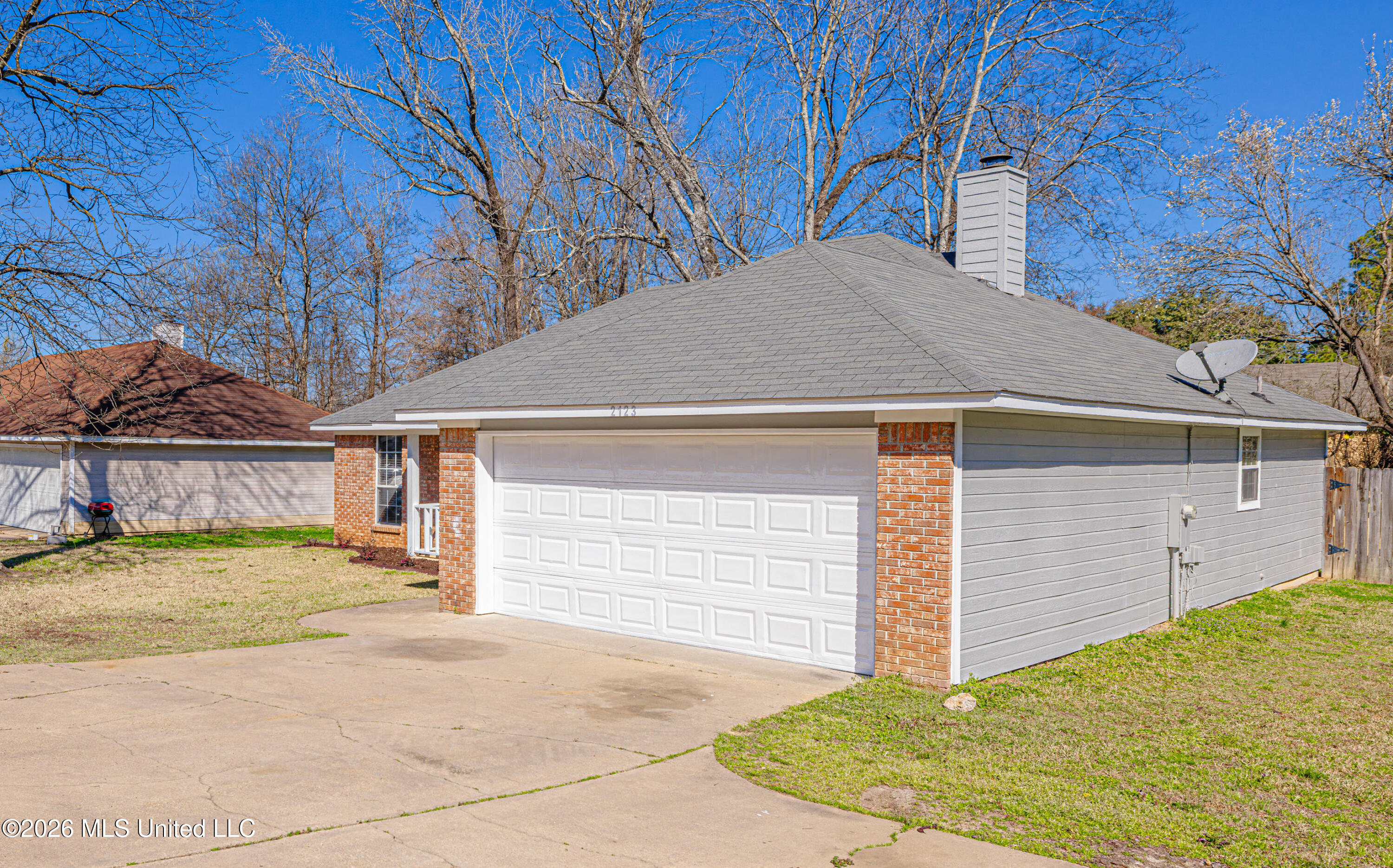 2123 Old Vicksburg Road Clinton, MS 39056 - Photo 2 of 30 1R4A5311