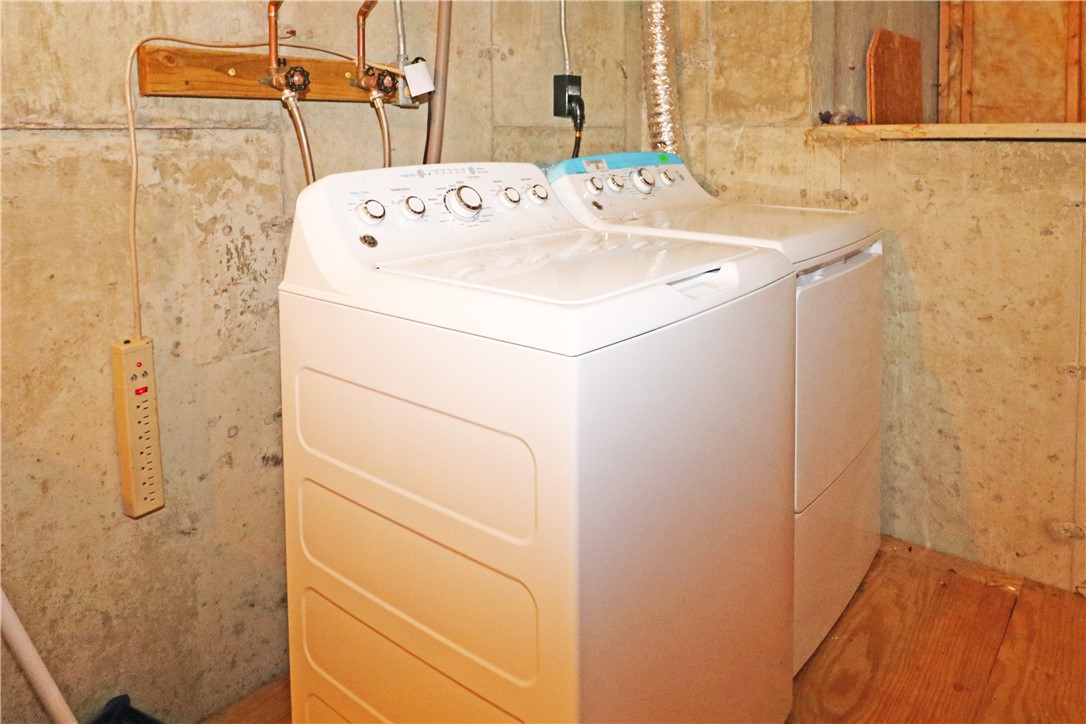 359 Main Road Tiverton, RI 02878 - Photo 41 of 46