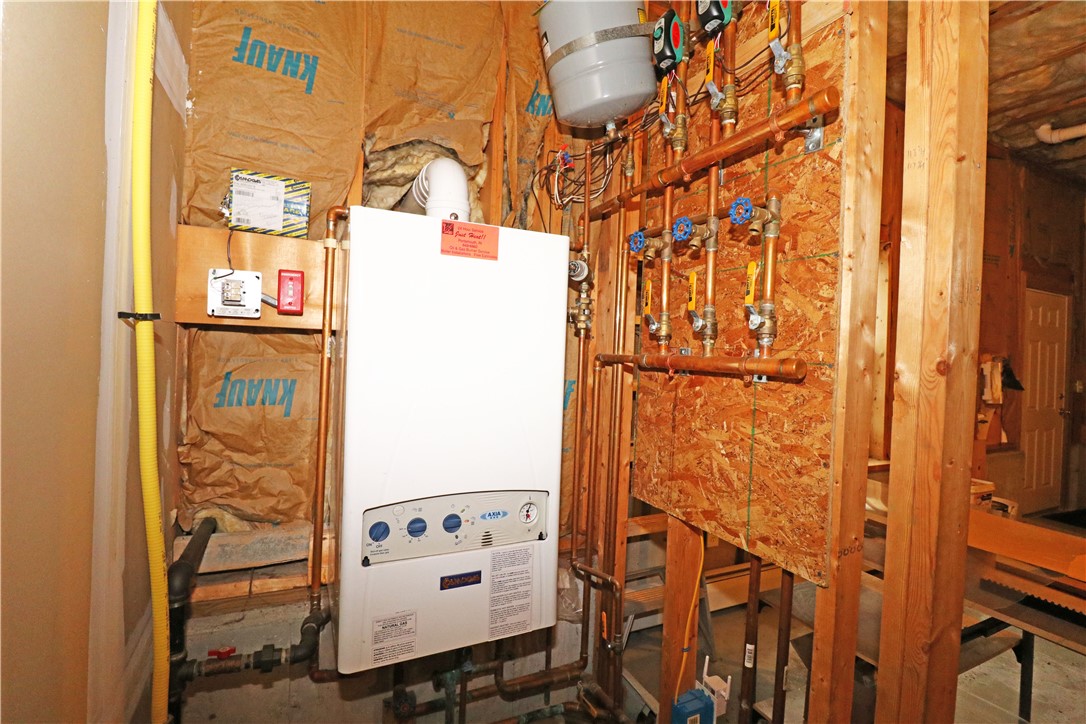 359 Main Road Tiverton, RI 02878 - Photo 42 of 46