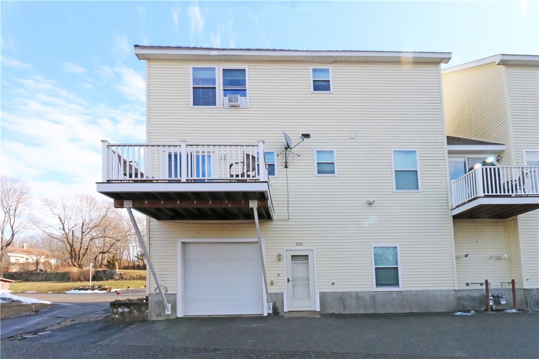 359 Main Road Tiverton, RI 02878 - Photo 5 of 46