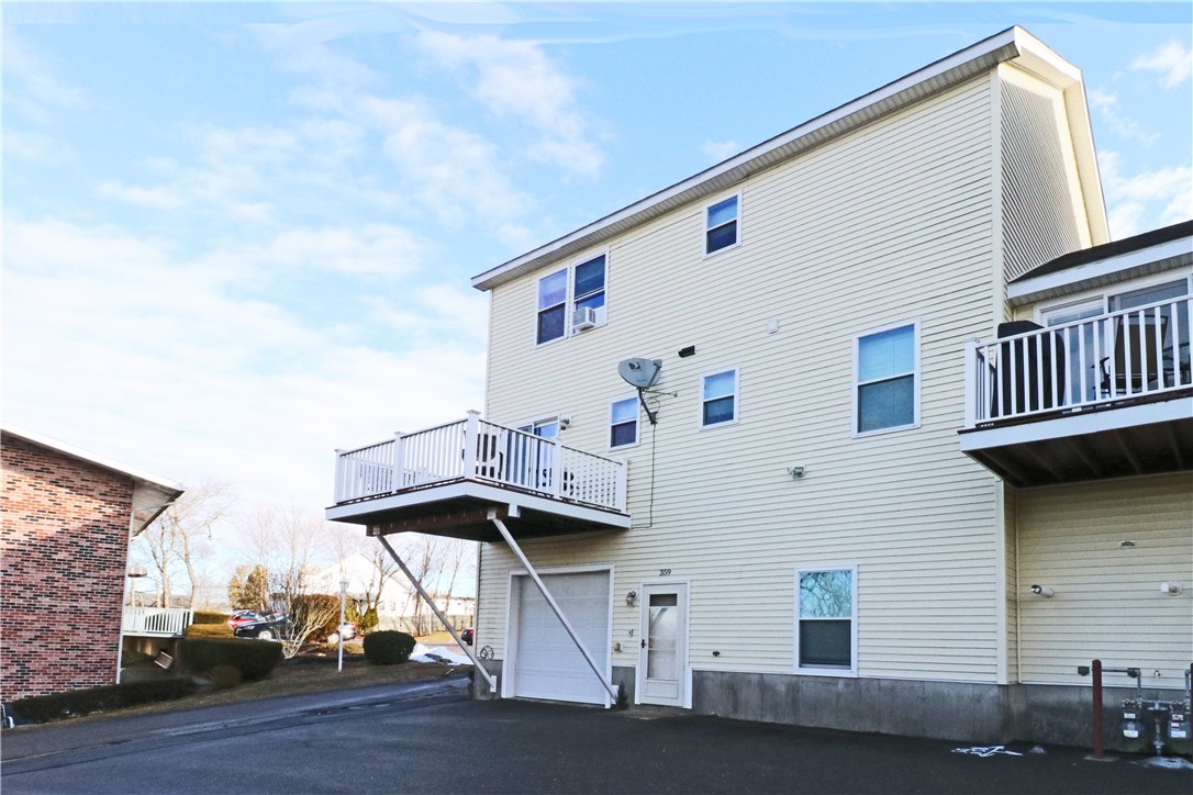 359 Main Road Tiverton, RI 02878 - Photo 6 of 46