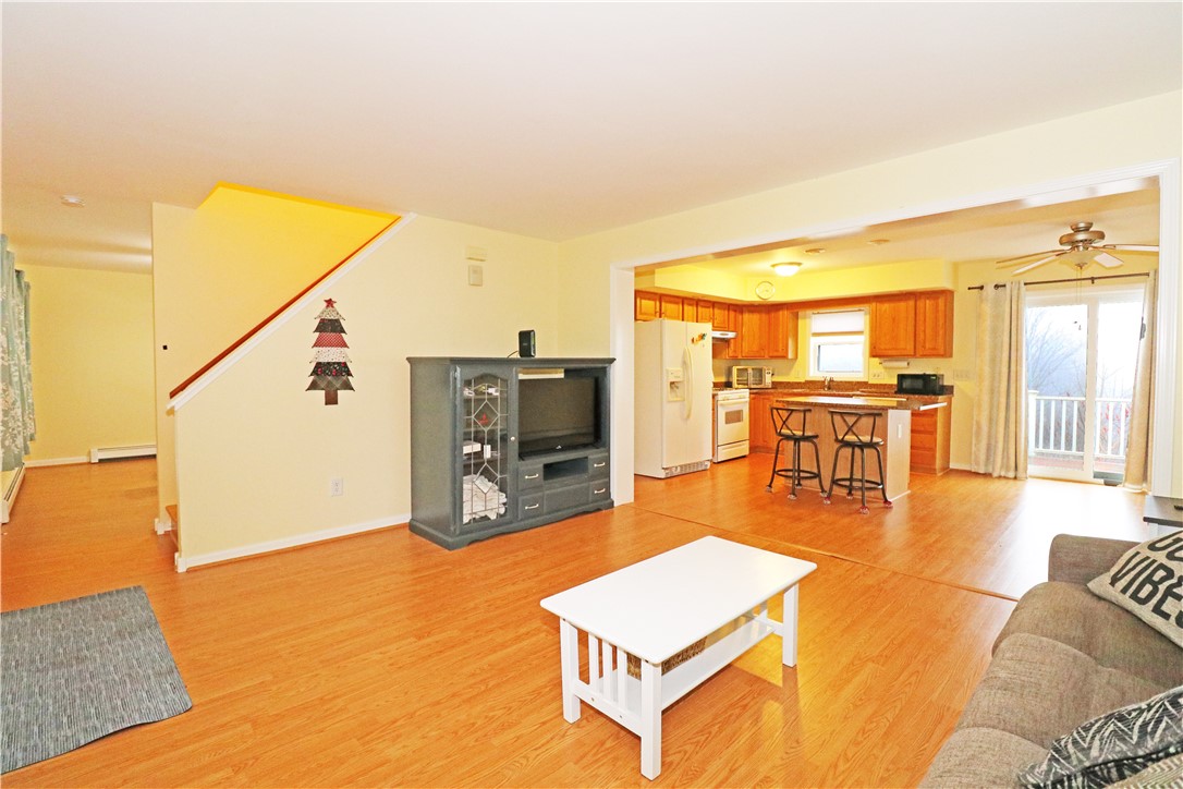 359 Main Road Tiverton, RI 02878 - Photo 10 of 46