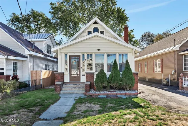 $260,000 | 918 Altamont Avenue, Schenectady, NY 12303