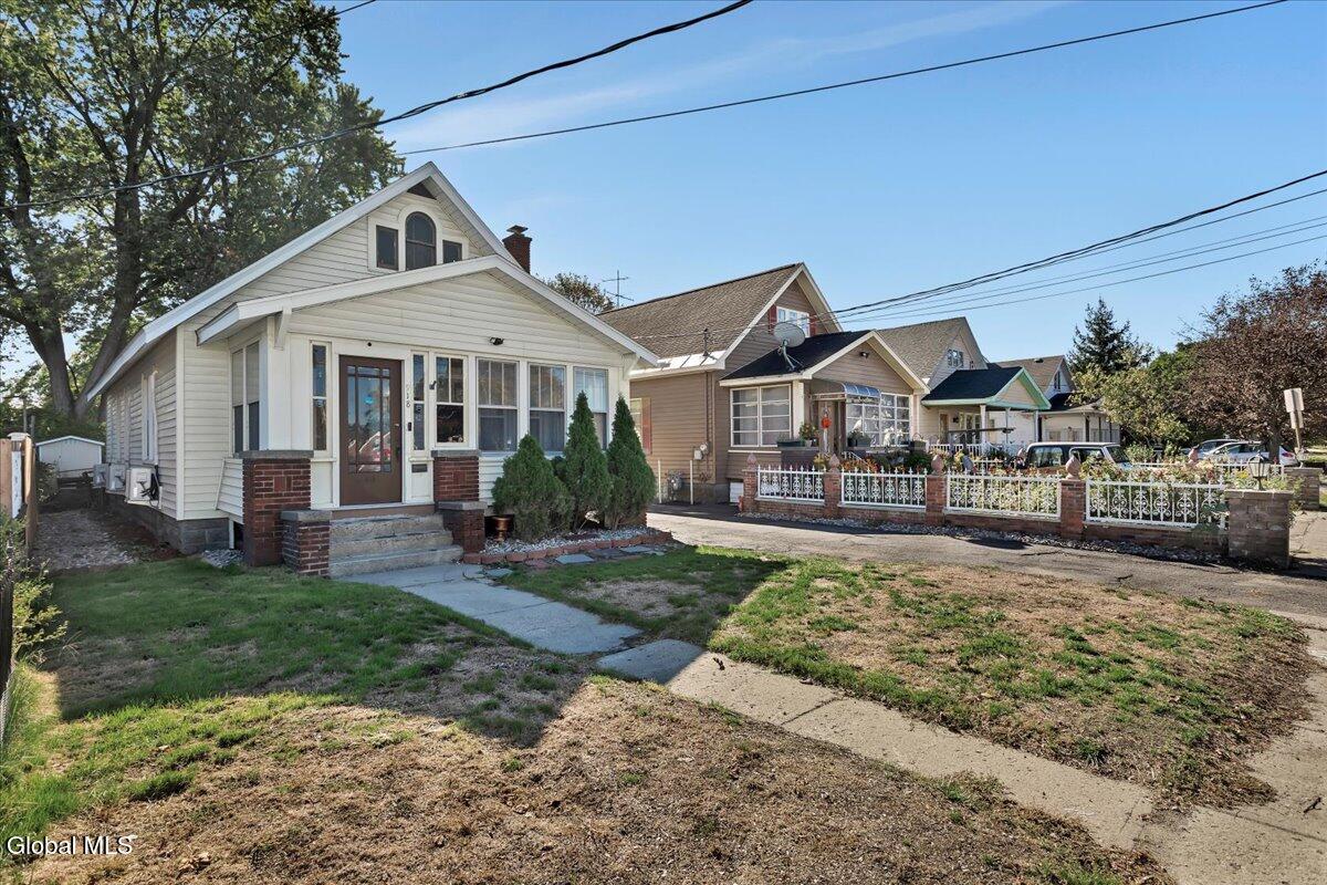 918 Altamont Avenue Schenectady, NY 12303 - Photo 3 of 34 30-IMG_7398