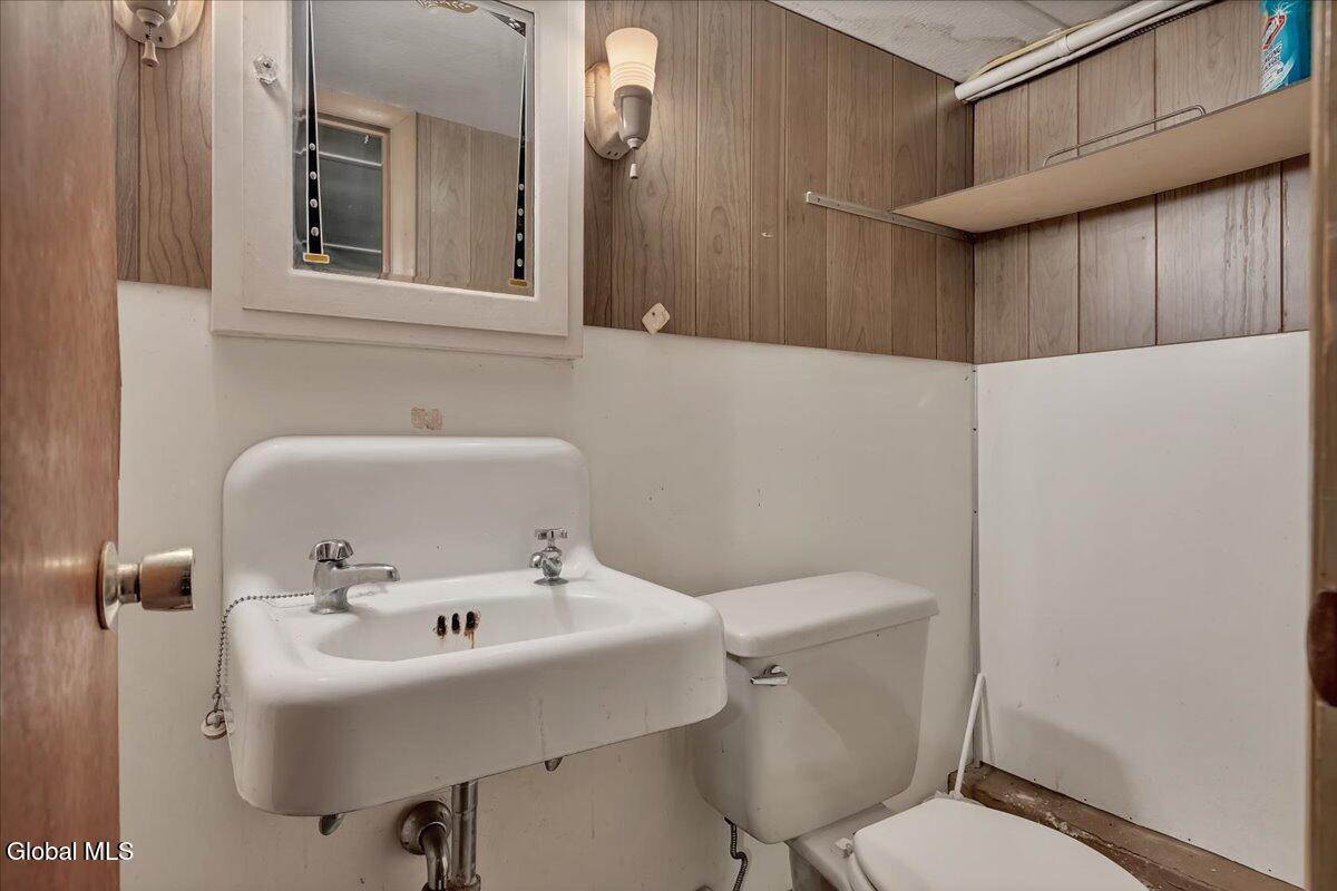 918 Altamont Avenue Schenectady, NY 12303 - Photo 31 of 34 32-IMG_7668